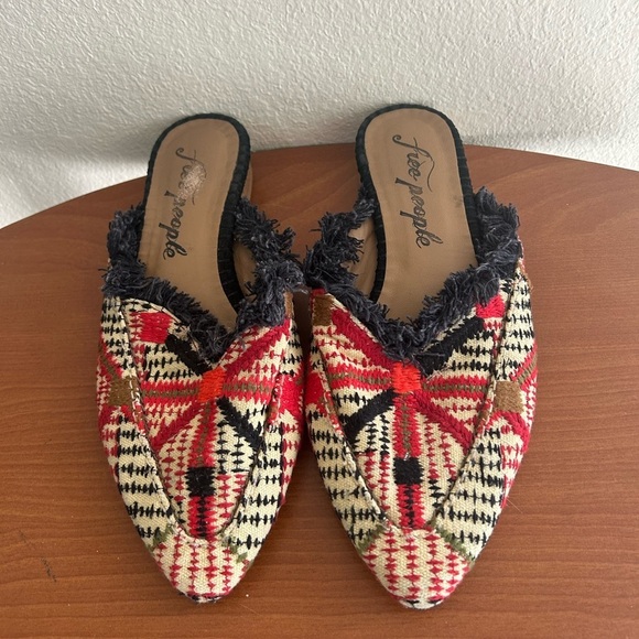 Free People Fabric Newport Loafer Mules Red Flats Women’s Size EU36 5 Aztec Boho - Picture 5 of 10